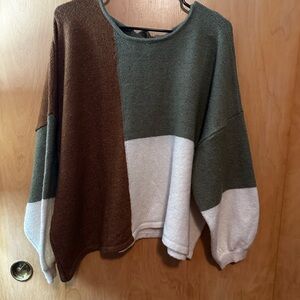 Cute sweater w/tie back size L (nwot)